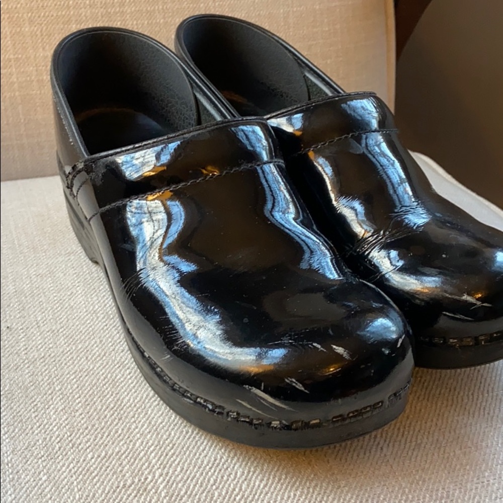Black patent leather dansko clogs